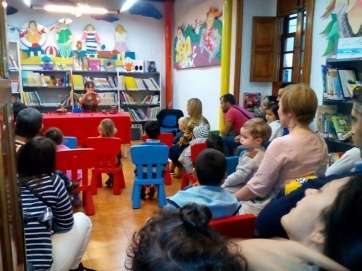 Actividad en la biblioteca Montiano Placeres, en San Juan (Foto TA)