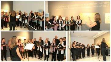 Momentos de la actuación del grupo coral teldense (Foto Jesús Ruiz Mesa)