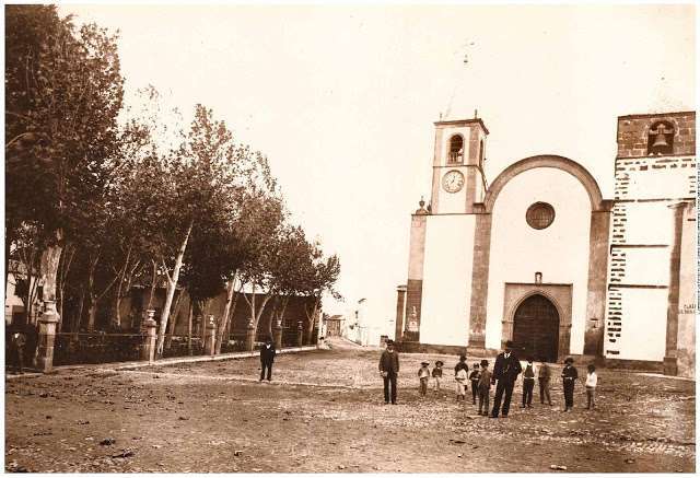 Plaza de San Juan a principios del siglo XX (Foto Memoria Digital de Canarias)