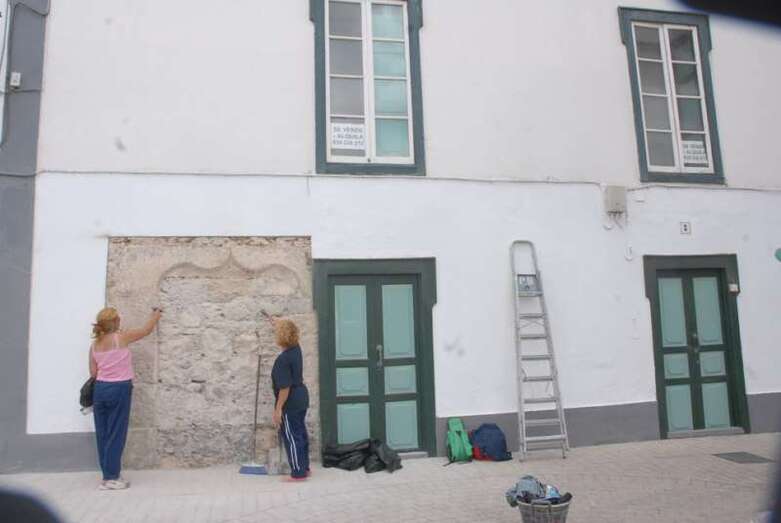 Arco conopial aparecido en una vivienda antigua de San Juan (Foto TA)