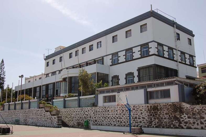 Edificio principal del colegio Jaime Balmes (Foto TA)