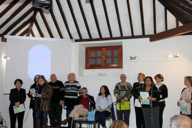 Imagen de la presentación de 'Cometa y Cielo' en el Círculo Cultural de Telde (Foto TA)