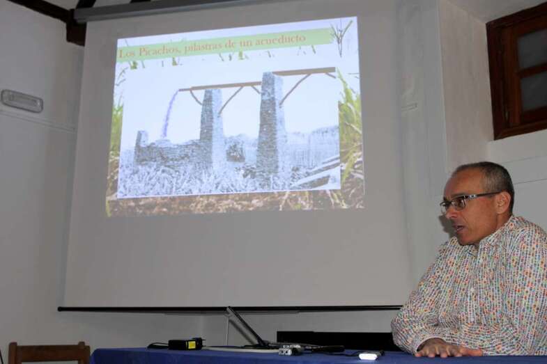 José Ángel Rodríguez Fleitas, el pasado viernes durante su conferencia en el Círculo Cultural de Telde (Foto TA)