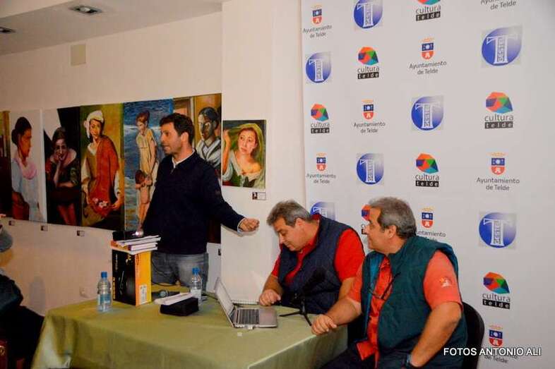 Los ponentes de la charla (Foto Antonio Alí)