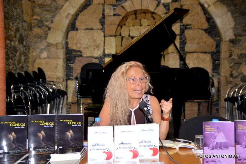 La autora en el acto de este viernes (Foto Antonio Alí)