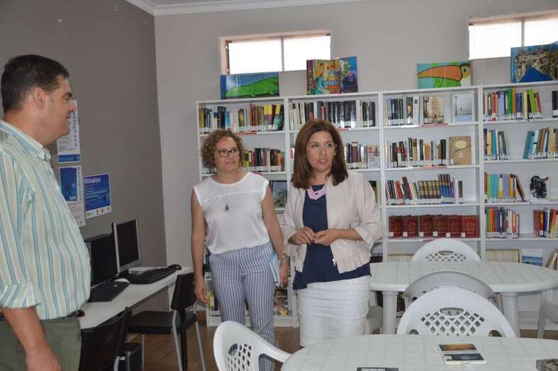 La alcaldesa y los concejales Marta Hernández y Diego Ojeda (Foto TA)