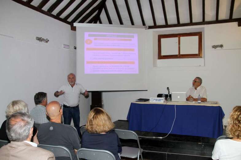 Imagen del acto celebrado ayer en la sede del Círculo Cultural de Telde (Foto Jesús Ruiz)