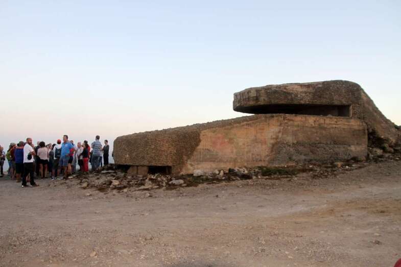 Imagen de uno de los búnkers que aún resisten en la zona de Taliarte (Foto Jesús Ruiz Mesa)