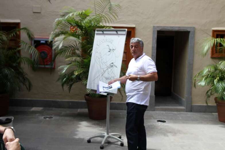 Néstor Dámaso del Pino, en un curso anterior en el museo teldense (Foto Jesús Ruiz Mesa)