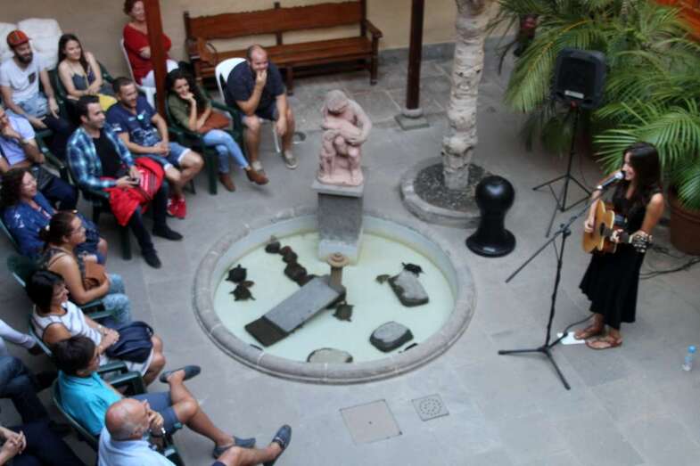 Momento de la actuación de Lucía Rodríguez (Foto Jesús Ruiz Mesa)