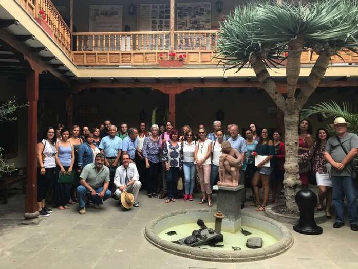 Foto de grupo de los participante en esta sesión inaugural del curso (Foto Saro Hernández)