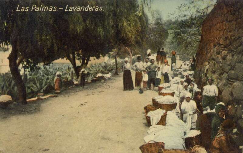 Lavanderas grancanarias a principios del siglo XX (Foto Fedac)