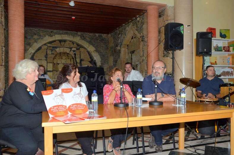 Momento de la presentación del libro (Foto TA)