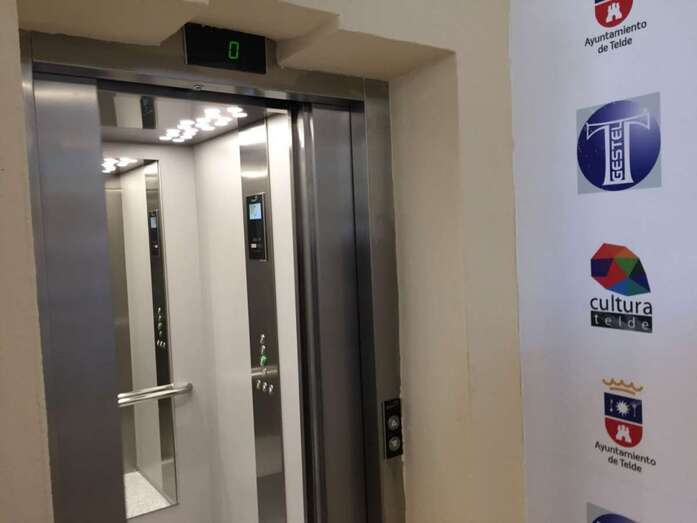 El ascensor, ya operativo después de diez años de espera (Foto TA)