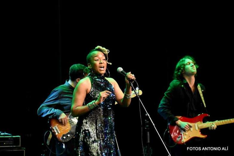 Momento del concierto de Tanika Charles en Telde (Foto Antonio Alí)