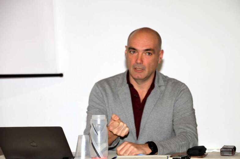 La conferencia tuvo lugar en el Círculo Cultural de Telde (Foto TA)