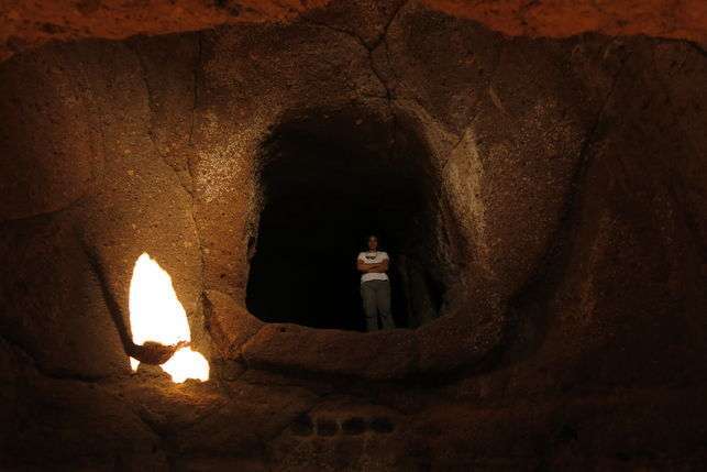 Interior de la cueva localizada en Tara (Foto Julio Cuencia)