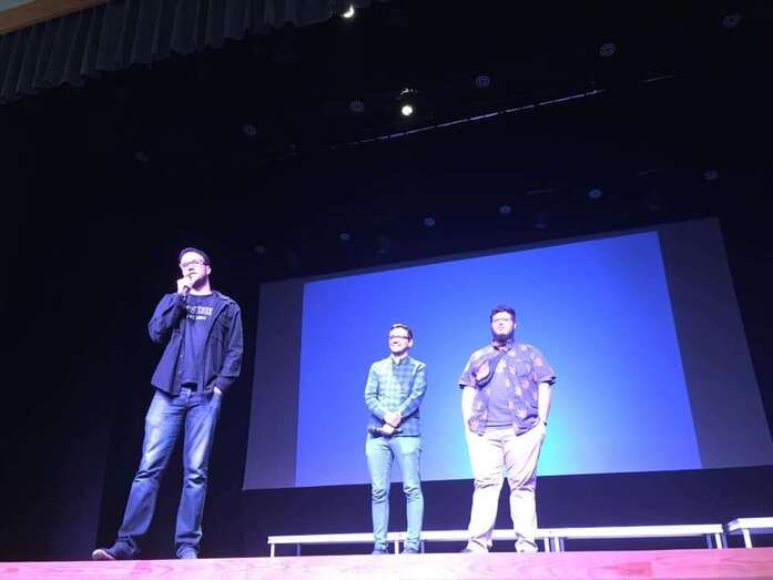 Armando Ravelo se dirige el público (Foto TA)