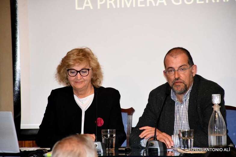 Momento de la charla (Foto Antonio Alí)