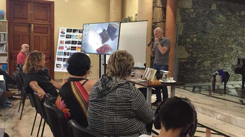 Alejandro Palomas, esta tarde durante la primera sesión del taller de escritura (Foto TA)