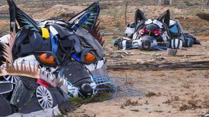 Recreaciones de animales con restos de vehículos reciclados (Foto Borja Suárez/C7)