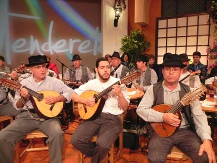 La parranda El Volumen en un programa de Tenderete (Foto TA)