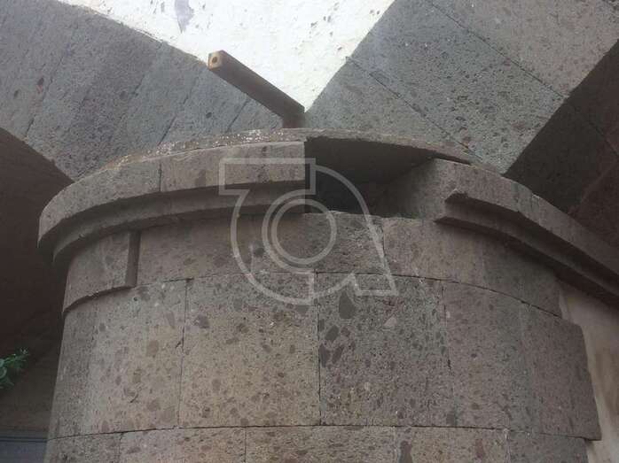 González Padrón denuncia la sustracción de una pieza de cantería (Foto TA)