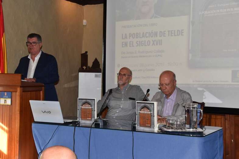 Momento de la presentación del libro el pasado viernes en la Casa-Museo León y Castillo (Foto TA)