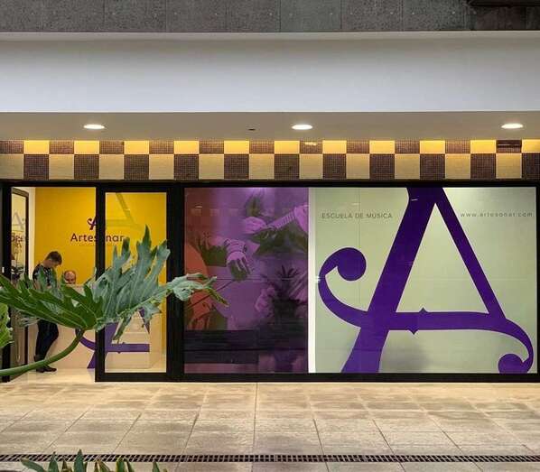 Fachada de la escuela de música Artesonar (Foto TA)