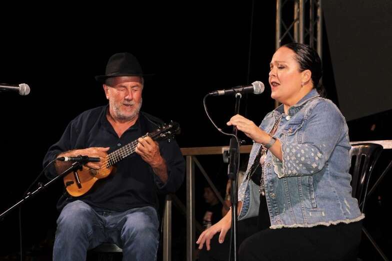 Mariví Cabo, junto al El colorao (Foto TA)