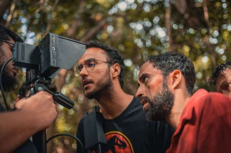 El director Armando Ravelo durante la grabación del cortometraje (Foto TA)