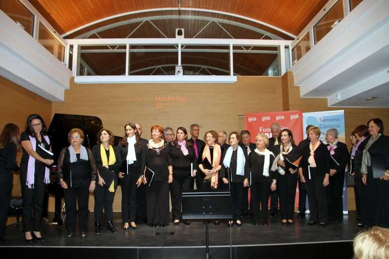 Coro Amati (Foto Jesús Ruiz Mesa)