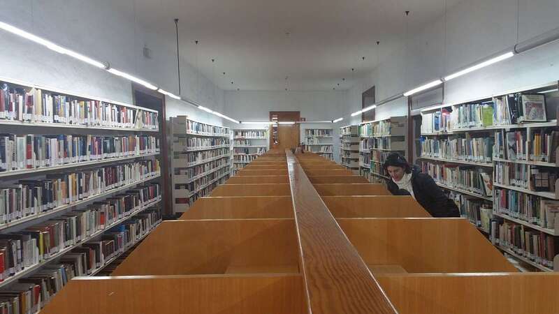 Sala de lectura de la Biblioteca Montiano Placeres de San Juan (Foto TA)