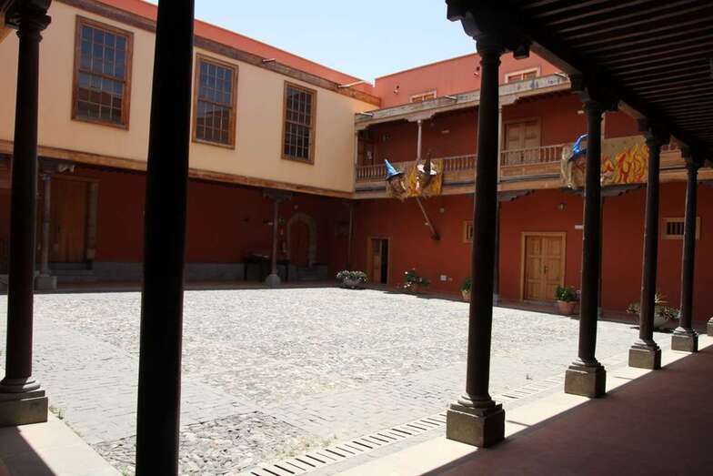 Patio de la Casa Condal de San Juan (Foto TA)