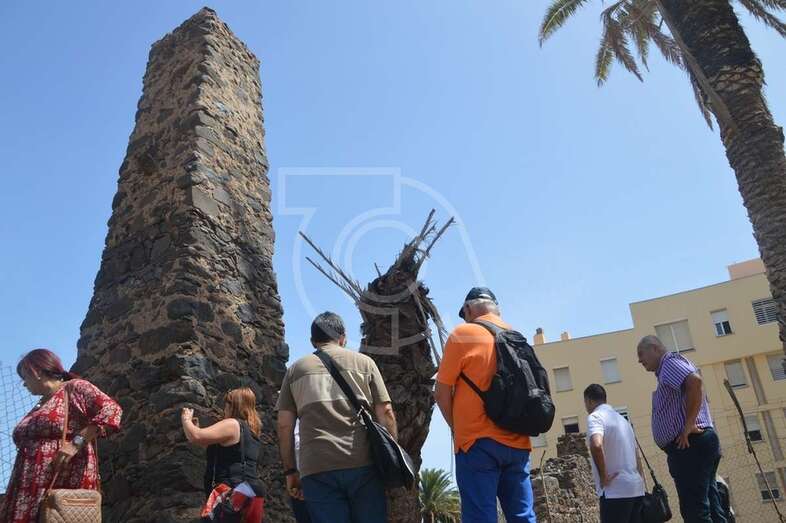 Imagen de archivo de la única pilastra en pie de Los Picachos (Foto TA)