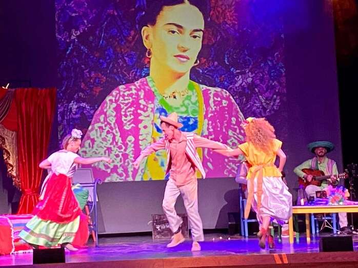 Momento de la representación de este mediodía en el Teatro Municipal de Telde/TA.