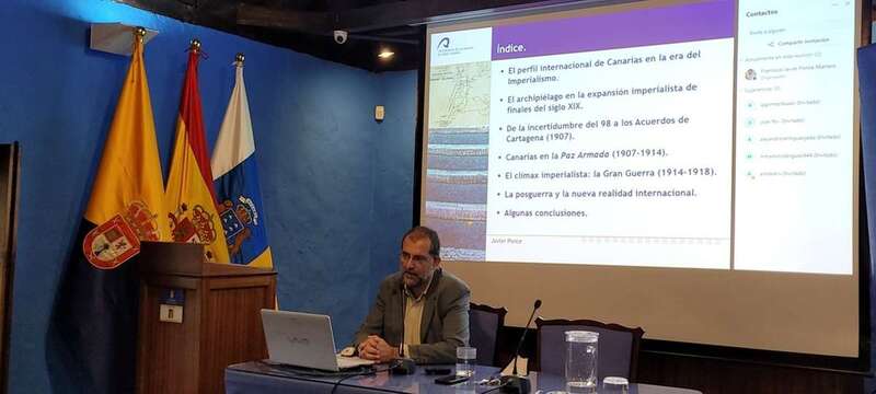 El profesor Ponce Marrero, durante la ponencia / Jesús Ruiz