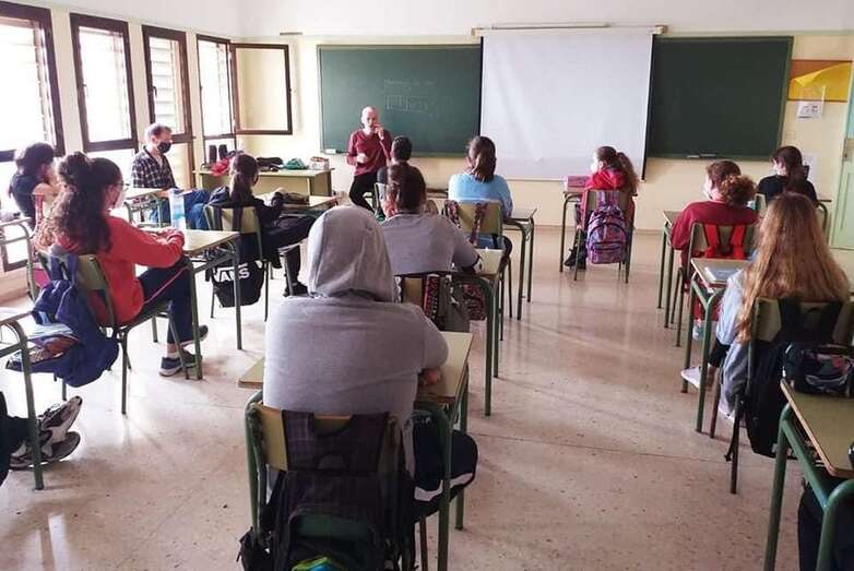 Momento de la sesión de cuentos/TA.