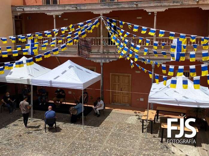 El patio de la Casa Condal engalanada para la fiesta de este domingo/Francisco Javier Santana.