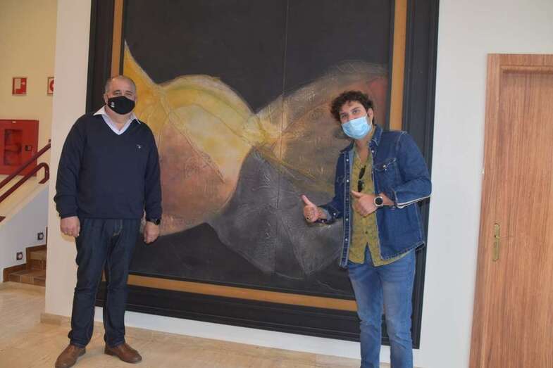 El concejal Juan Martel con el artista Samy Castro/TA.