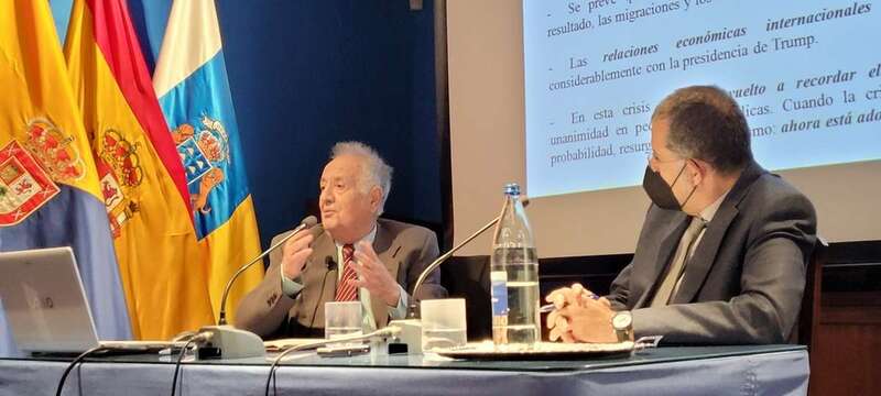 Conferencia del doctor Donoto Fernández/Jesús Ruiz Mesa.