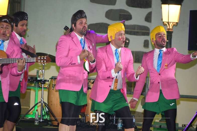Momento del espectáculo de anoche en la plaza de San Juan/Francisco Javier Santana.