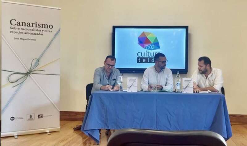 Momento de la presentación del libro de José Miguel Martín en Telde/TA.