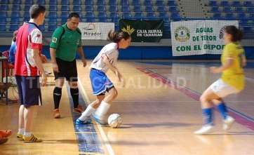 Yurena regatea a un rival en una imagen de archivo (Foto TA)