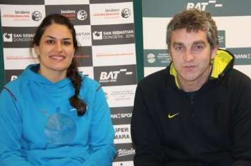 María Núñer (i) e Imanol Álvarez (d), en la rueda de prensa (Foto BM Bera Bera)