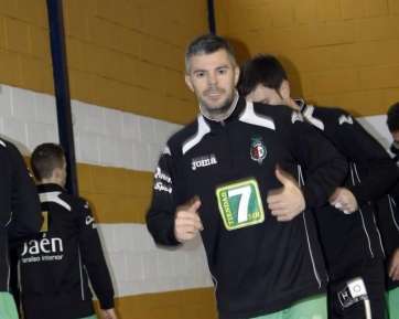 Jonathan Hernández, en el calentamiento del pasado sábado (Foto TA)