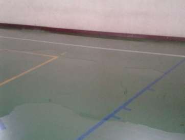 Cancha inundada por el agua (Foto cedida a TA)