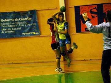 Tiddara Trojaola, en un lance del partido contra el Prosetecnisa Zuazo (Foto Miguel Ángel Suárez)