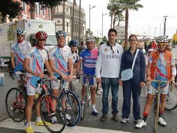 Ciclistas teldenses en una prueba en la capital (Foto TA)