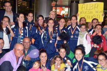 Recepción del equipo tras su llegada este domingo a Gran Canaria (Foto Antonio Alí)